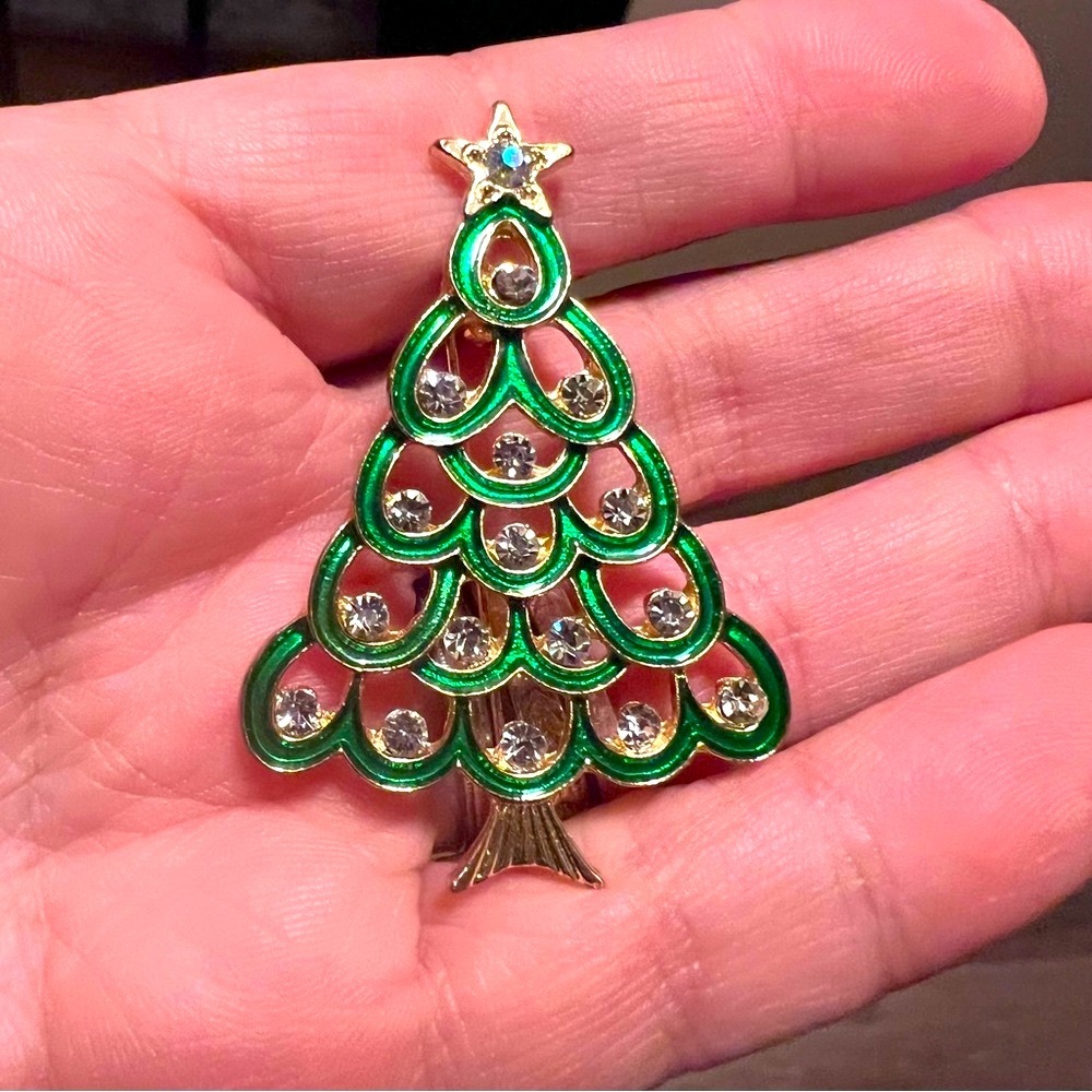 💚Christmas tree pin